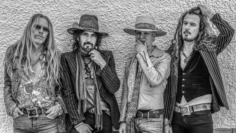 The band Electric Boys.