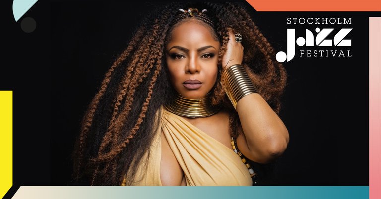Photo of Leela James.