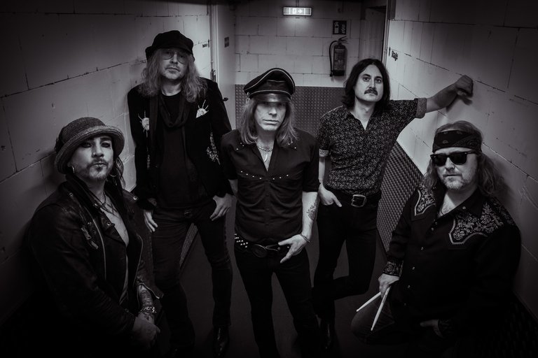 The-Hellacopters-by-Dirk-Behlau.jpg