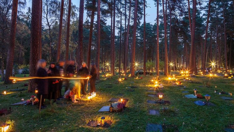 Allhelgonahelgen på Skogskyrkogården