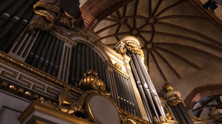 Bach goes to Italy