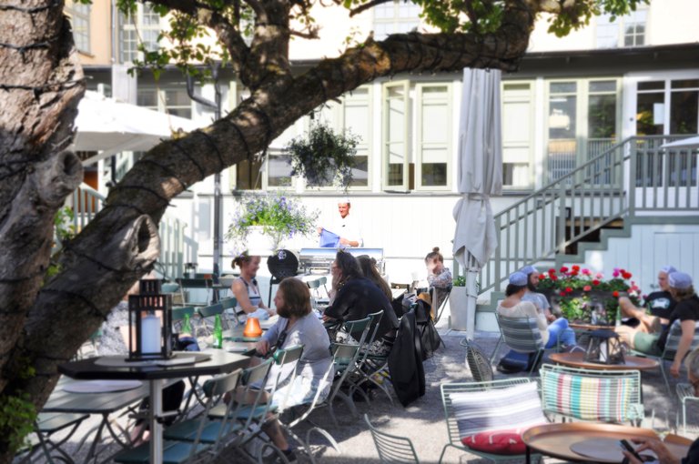 grillkväll i parken - mer färg.jpg