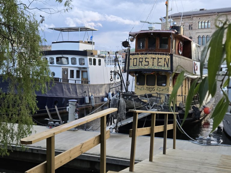 City walk Stockholm: Evening tour along quays and Skeppsholmen