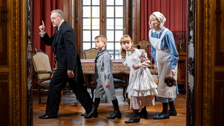 Dramatized family viewing – The Snail Hunt