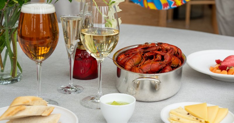 Enjoy a Tradtional Swedish Crayfish Party at Gondolen