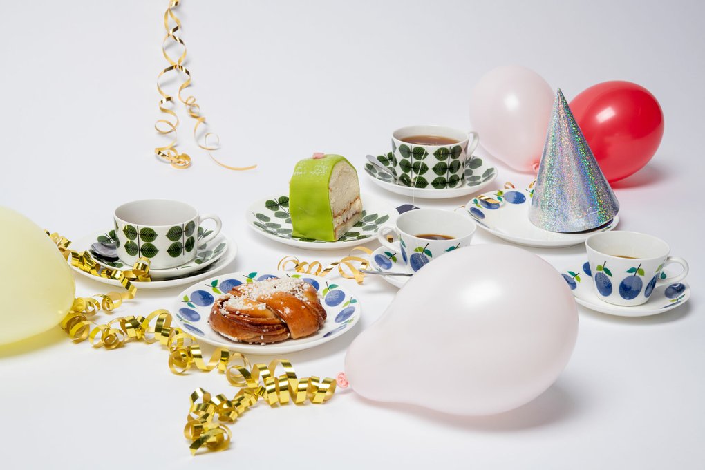 Festive Table Settings!