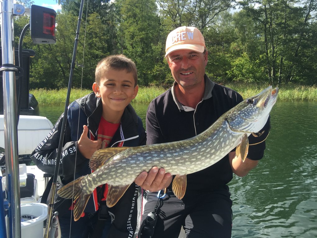 Fishig School XL with fishing guide