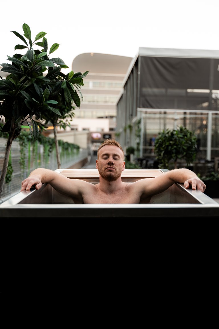 Functional Strength Training with Ice Bath & Sauna at ASCARO