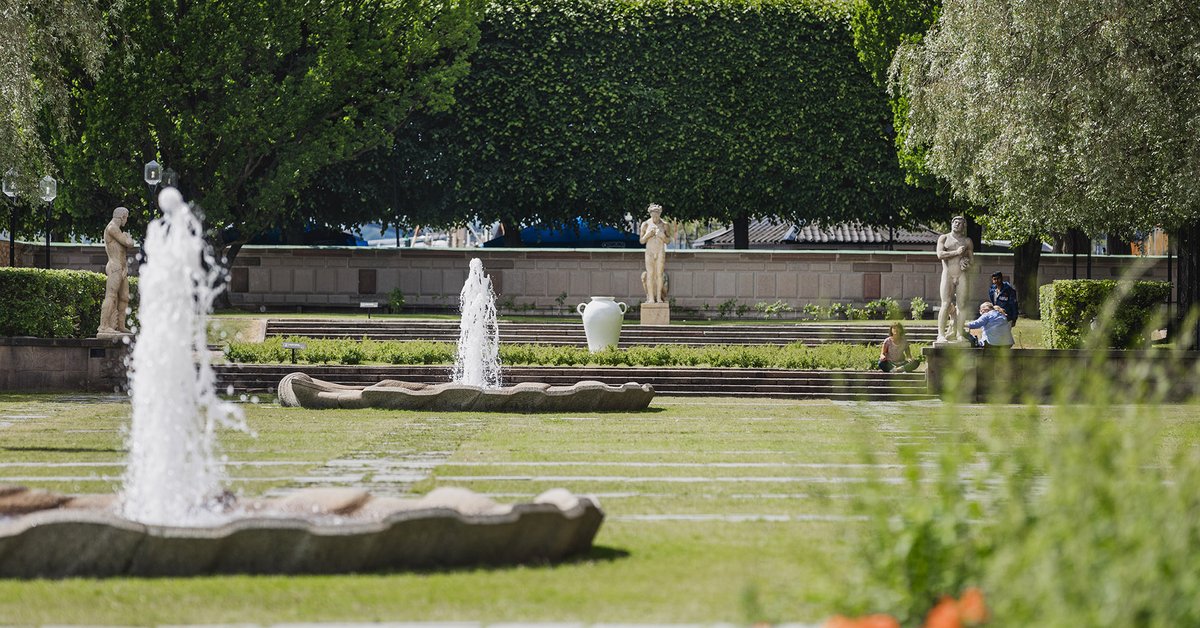 Garden tour of the City Hall Park