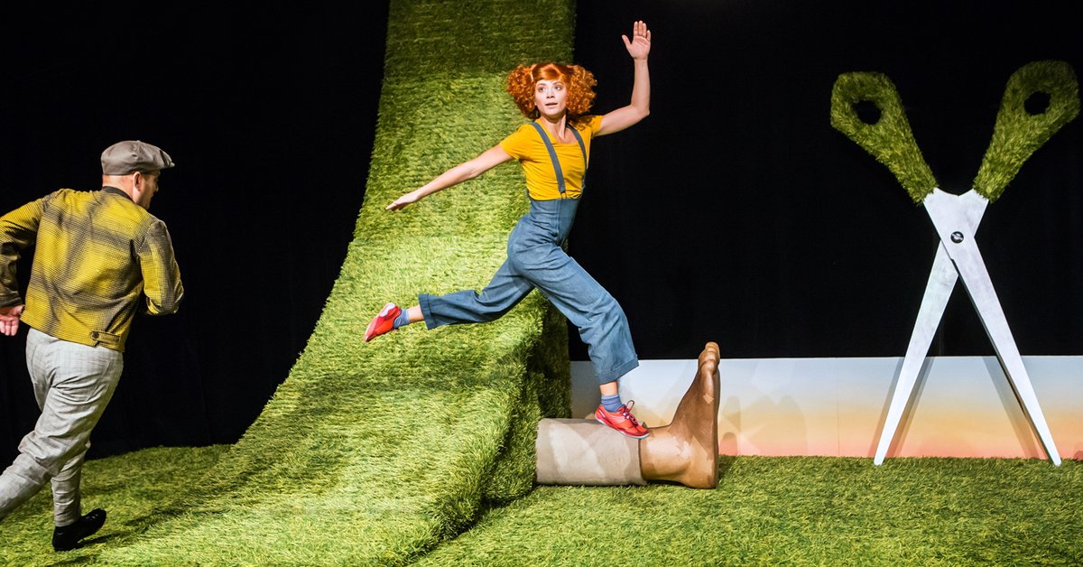 GRASS by Claire Parsons Co in collaboration with Marionetteatern