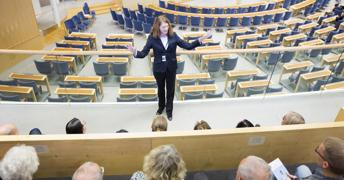 Guided tours of the Riksdag (in Swedish)