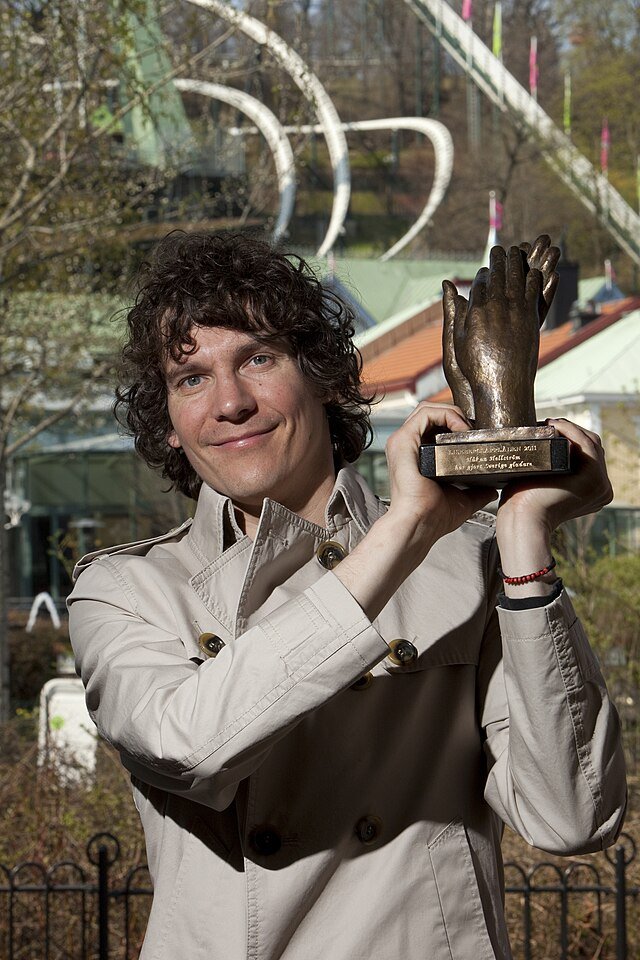 Håkan_Hellström_Lisebergsapplåden_2011.jpg