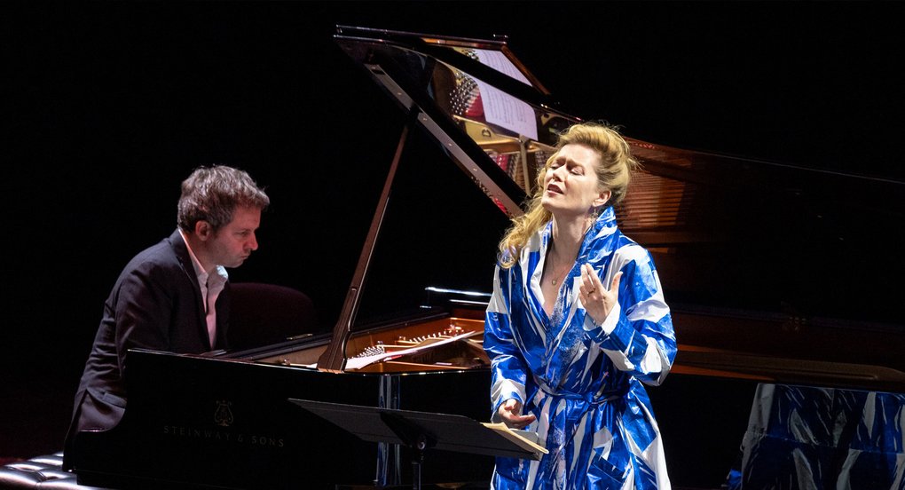 Hannigan sings Messaien & Zorn