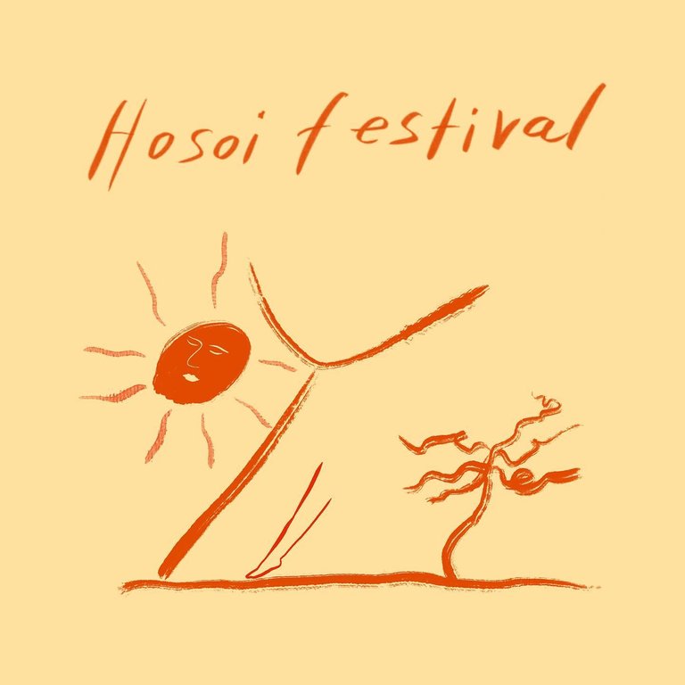Texten "Hosoi Festival 2024" och en Naivistisk teckning av en sol med minimalistiska siluetter av ett drinkglas, ett ben och ett träd