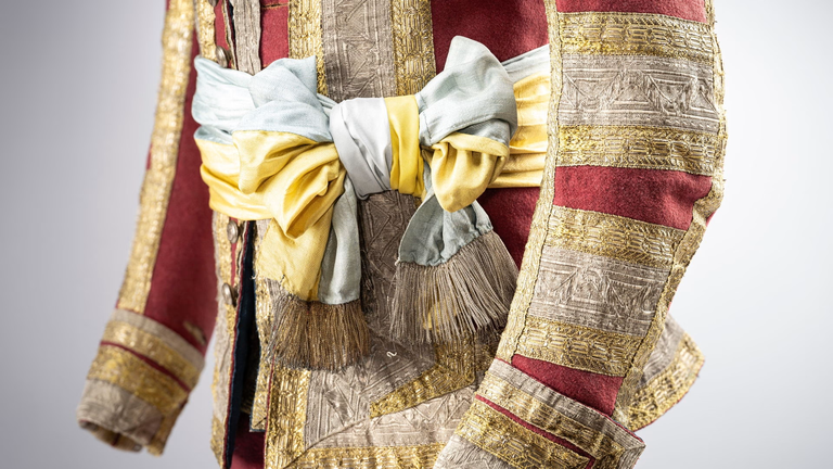 State livery for a stable page
