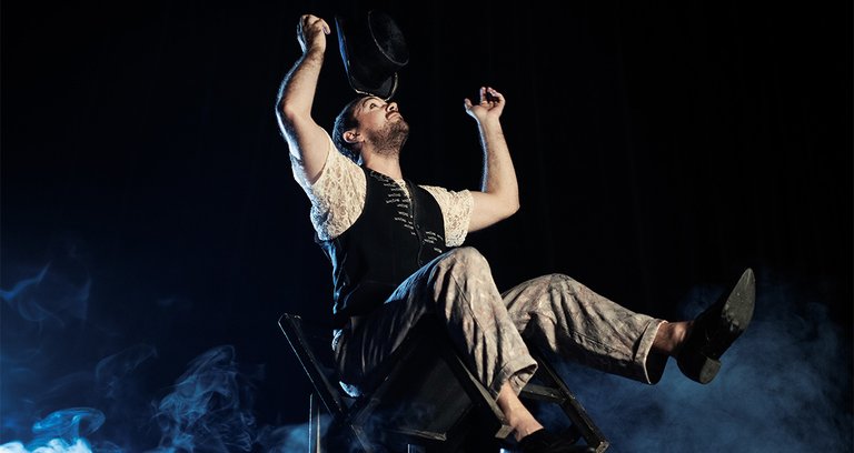 chair balance nyhetsbrev.jpg