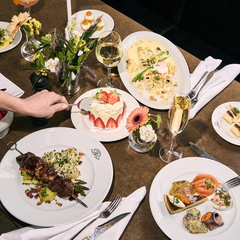 Midsummer Bloom at Riche