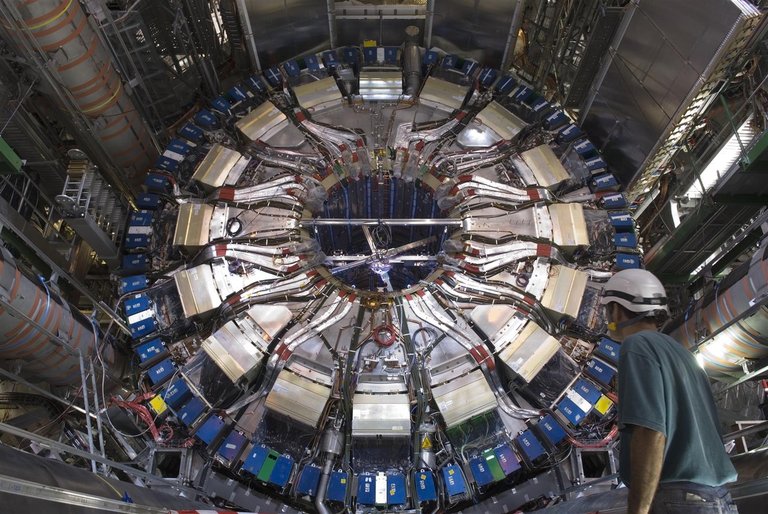 Open Lecture - Enormous machines for tiny particles: an inside look at the LHC accelerator