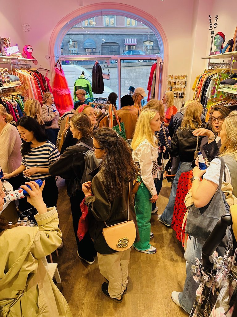 Popup april AW 2025.jpg