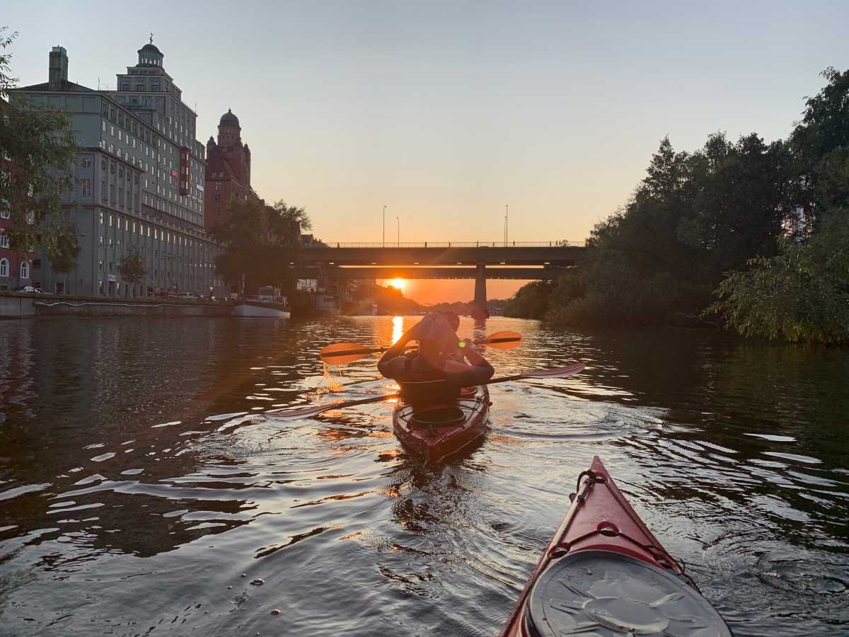 Sunset Kayak Tour in Central Stockholm