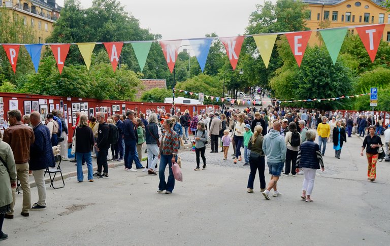 Sweden's largest photo exhibition with more than 300 photographers.