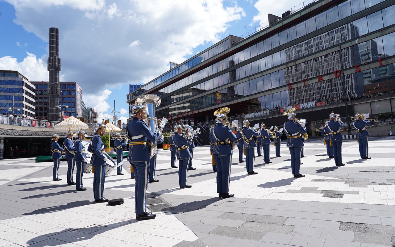 The Royal Guard at Sergels Torg!