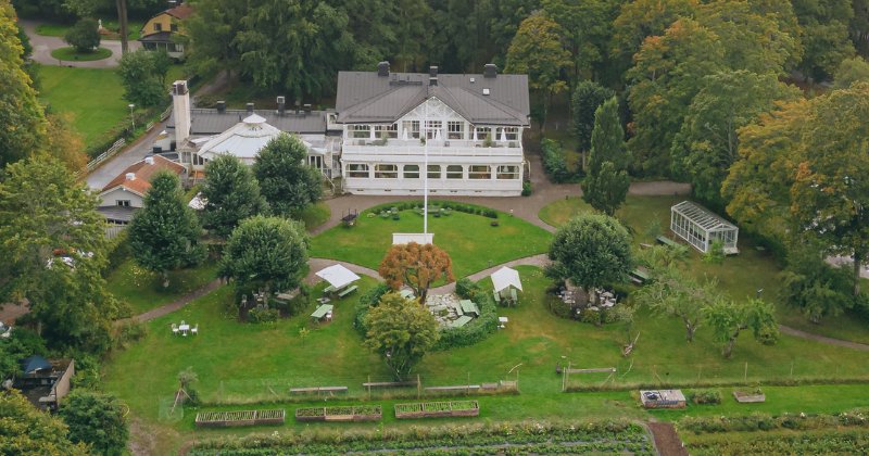 Traditional Swedish Midsummer Celebration at Ulriksdals Värdshus