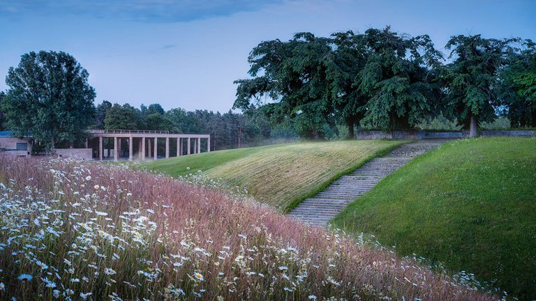 Vandring på världsarvet Skogskyrkogården