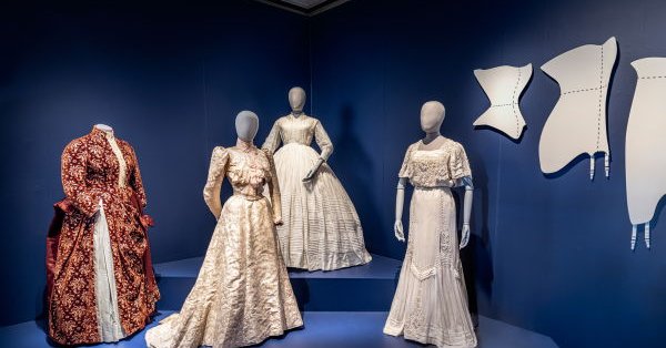 War of the Corsets – Fighting to Shape Femininity at the Turn of the Last Century